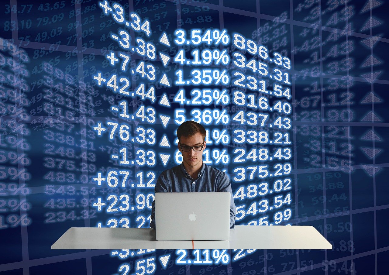 香港100%最准一肖中，R370.374行业未来走向深度解析