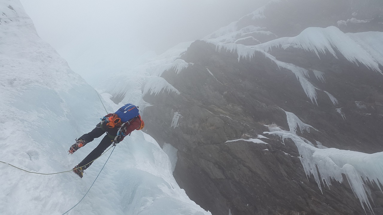 中国最新登山探险，挑战极限，探索未知新领域