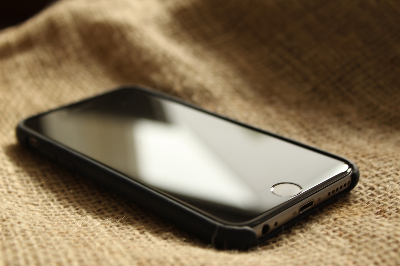 iPhone 4S上市时间及影响回顾，历史脉络、现状与未来展望