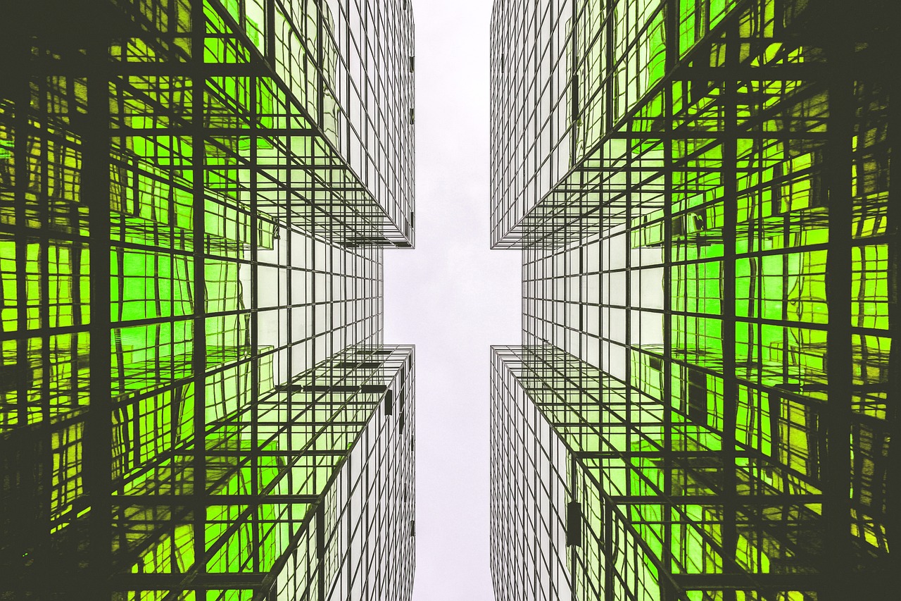 最新塔吊技术，革新建筑工业的核心力量