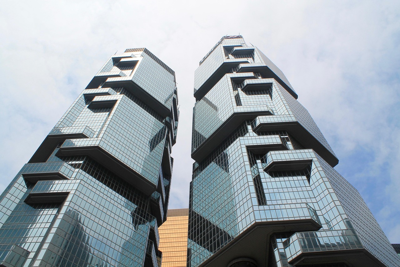 香港联交所上市，企业成长的标志性里程碑