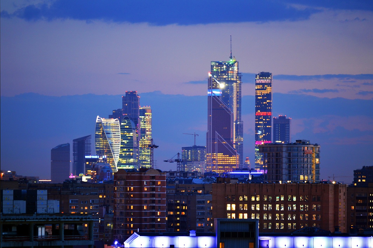 上海现代建筑风采，璀璨明珠的都市崛起